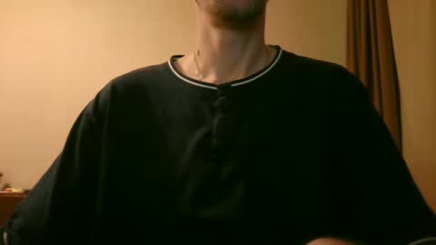 Snapshot of shedevr02 chatting on 01-18-26, 06:12 Roger online show from 01-18-26, 06:12