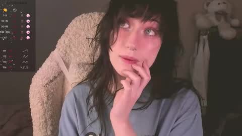 Chiara online show from 11-22-25, 01:54