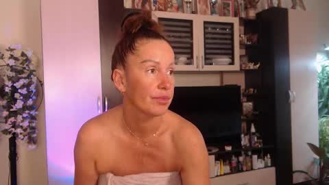 Sheila GMT 2 Tuesday Wednesday Friday Saturday Sunday- 8  5  online show from 10-15-25, 05:07