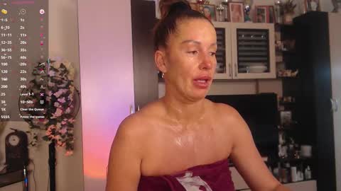 Sheila GMT 2 Tuesday Wednesday Friday Saturday Sunday- 8  5  online show from 10-22-25, 05:08