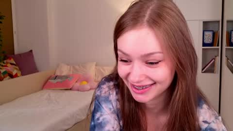 SHEILA online show from 05-30-26, 04:04