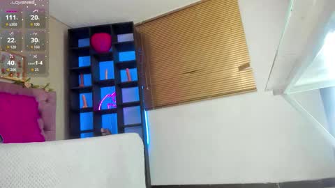 Snapshot of shelby_carson chatting on 03-12-26, 01:01 Shelby cute online show from 03-12-26, 01:01