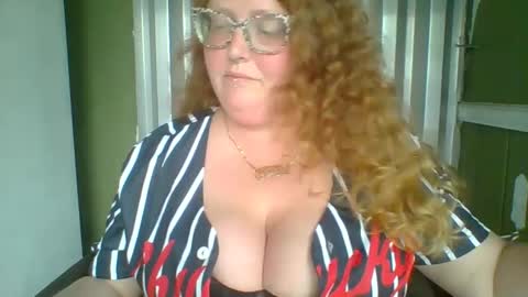 Snapshot of shelbyannn chatting on 09-13-25, 07:35 Red online show from 09-13-25, 07:35