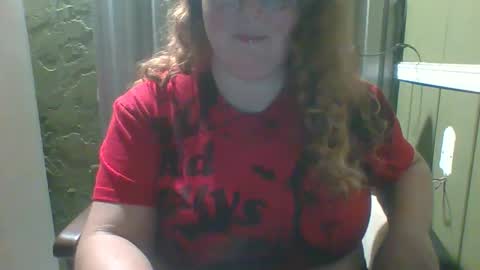 Snapshot of shelbyannn chatting on 09-16-25, 01:06 Red online show from 09-16-25, 01:06