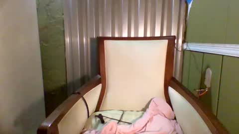 Snapshot of shelbyannn chatting on 10-03-25, 02:41 Red online show from 10-03-25, 02:41