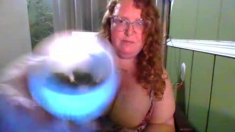 Snapshot of shelbyannn chatting on 10-10-25, 11:48 Red online show from 10-10-25, 11:48