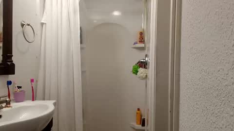 Snapshot of shelbycrazy chatting on 01-10-25, 02:34 King-shelb online show from 01-10-25, 02:34