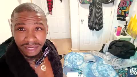 Snapshot of shelbycrazy chatting on 02-21-25, 10:59 King-shelb online show from 02-21-25, 10:59