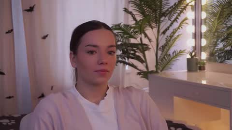 Bella  online show from 11-05-25, 06:24