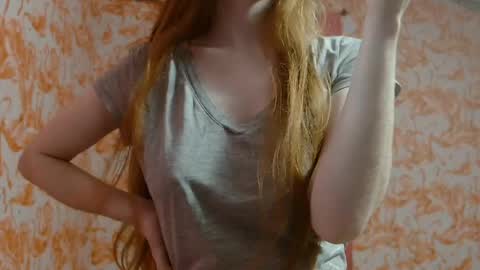 Erika online show from 06-03-26, 01:52