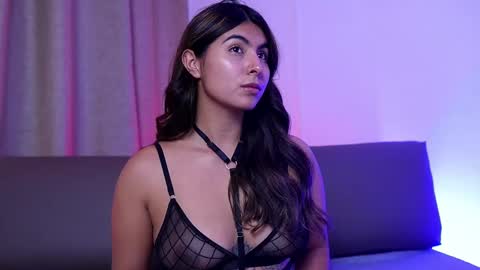 Snapshot of shelleymorell chatting on 09-23-25, 01:25 Transmission schedule Monday - Friday 715 am to 200 pm time Colombia online show from 09-23-25, 01:25