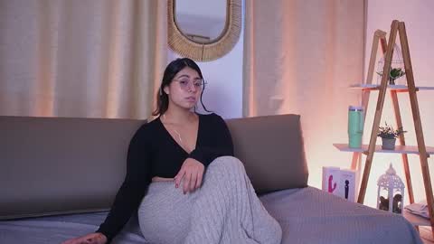 Snapshot of shelleymorell chatting on 11-04-25, 03:00 Transmission schedule Monday - Friday 715 am to 200 pm time Colombia online show from 11-04-25, 03:00