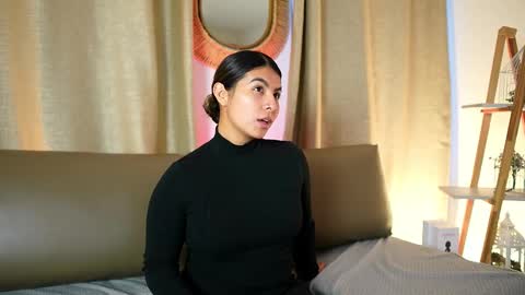 Snapshot of shelleymorell chatting on 11-26-25, 12:17 Transmission schedule Monday - Friday 715 am to 200 pm time Colombia online show from 11-26-25, 12:17