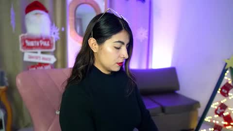 Snapshot of shelleymorell chatting on 12-19-25, 12:23 Transmission schedule Monday - Friday 715 am to 200 pm time Colombia online show from 12-19-25, 12:23