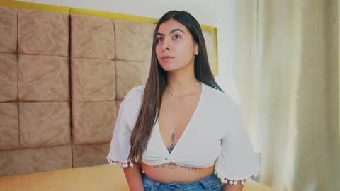 Snapshot of shelleymorell chatting on 02-11-26, 12:10 Transmission schedule Monday - Friday 715 am to 200 pm time Colombia online show from 02-11-26, 12:10