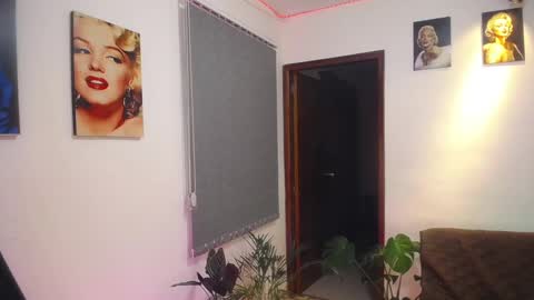 Snapshot of shellsy_hans chatting on 02-20-25, 01:57 Shellsy H online show from 02-20-25, 01:57