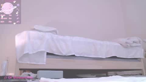 Snapshot of shemalesissy2 chatting on 02-05-26, 02:38 Rellish Irene online show from 02-05-26, 02:38