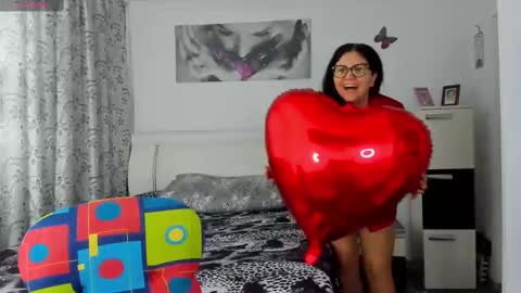 Snapshot of sherllystone chatting on 02-16-25, 12:10 Miky online show from 02-16-25, 12:10
