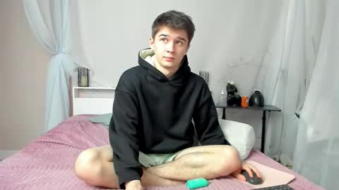 Snapshot of sherlockmax chatting on 01-11-26, 10:31 Max online show from 01-11-26, 10:31