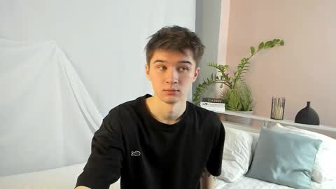 Snapshot of sherlockmax chatting on 02-21-26, 01:06 Max online show from 02-21-26, 01:06