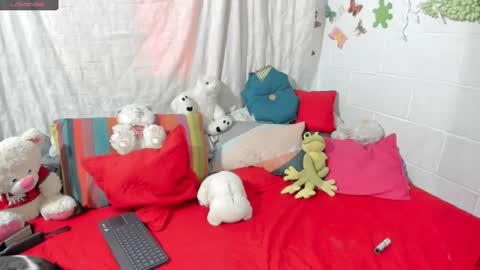 Snapshot of sherlyn_fox69 chatting on 12-07-24, 12:13 Maria Saenz online show from 12-07-24, 12:13