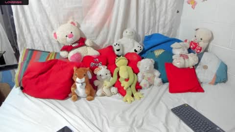 Snapshot of sherlyn_fox69 chatting on 01-02-25, 10:55 Maria Saenz online show from 01-02-25, 10:55
