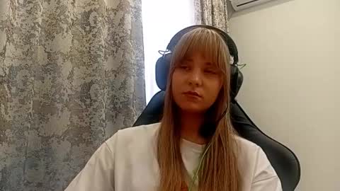 Snapshot of sherrylkeep chatting on 11-24-25, 07:52 Lisa online show from 11-24-25, 07:52