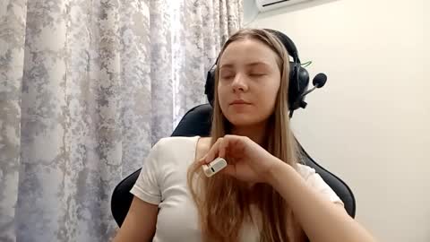 Lisa online show from 12-19-25, 06:20