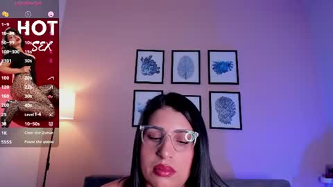 Snapshot of sheyla_hills_ chatting on 06-17-26, 03:53 Sheyla online show from 06-17-26, 03:53