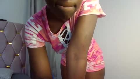 Snapshot of shillah024 chatting on 12-13-25, 07:53 Shilla online show from 12-13-25, 07:53