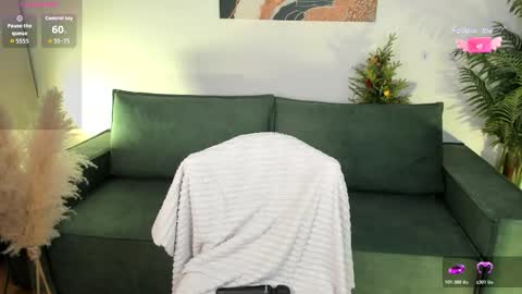 Vivi online show from 12-21-25, 01:18