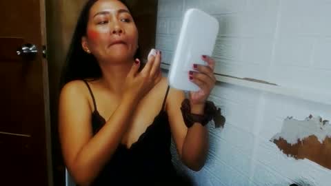 Snapshot of shinecathy chatting on 11-27-25, 12:56 shine online show from 11-27-25, 12:56