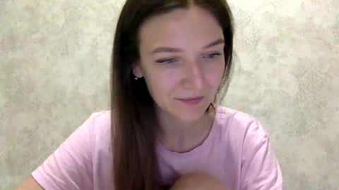Snapshot of shining_pearl chatting on 06-19-26, 06:45 Jesica online show from 06-19-26, 06:45