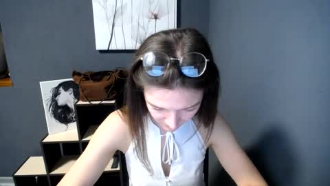 Snapshot of shining_pearl chatting on 06-22-26, 06:43 Jesica online show from 06-22-26, 06:43