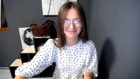 Snapshot of shining_pearl chatting on 07-27-26, 06:20 Jesica online show from 07-27-26, 06:20