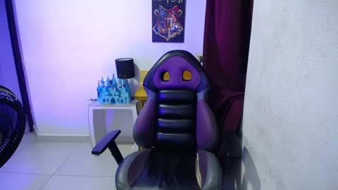Snapshot of shining_star69 chatting on 09-28-25, 02:06 shining_star69 online show from 09-28-25, 02:06