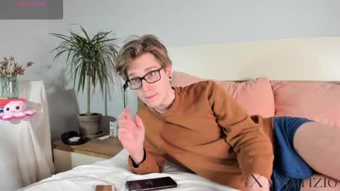 Snapshot of shirizo chatting on 02-28-25, 10:39 Matthew online show from 02-28-25, 10:39