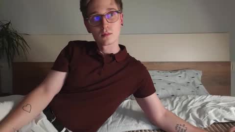 Snapshot of shirizo chatting on 11-16-25, 06:35 Matthew online show from 11-16-25, 06:35