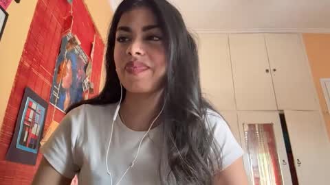 Snapshot of shirleendurrah chatting on 04-03-26, 07:50 Karin online show from 04-03-26, 07:50