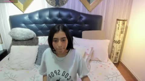 Snapshot of shirley_sweett chatting on 10-29-25, 10:22 Shirley online show from 10-29-25, 10:22