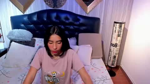 Snapshot of shirley_sweett chatting on 10-30-25, 08:09 Shirley online show from 10-30-25, 08:09