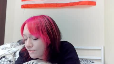 Snapshot of shirleyboulet chatting on 02-17-26, 08:04 Luna online show from 02-17-26, 08:04