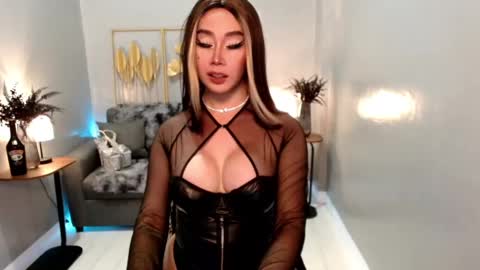 WET AND WILD YHANNA online show from 03-08-25, 10:00