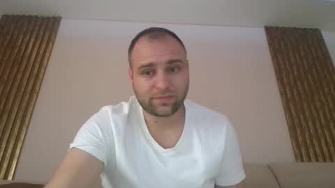 Snapshot of shmele_04 chatting on 10-07-25, 12:02 shmele_04 online show from 10-07-25, 12:02