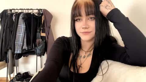 Snapshot of shonnalyssy chatting on 04-06-26, 10:49 Your Shona online show from 04-06-26, 10:49