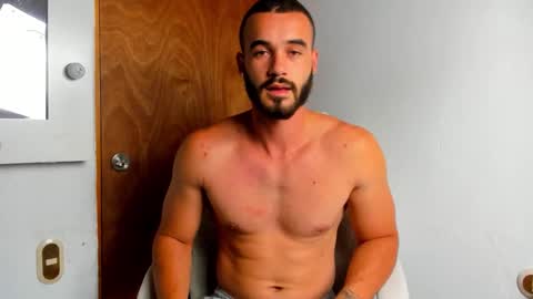 Snapshot of shooter_boy_ chatting on 09-14-25, 04:00 Shooter online show from 09-14-25, 04:00
