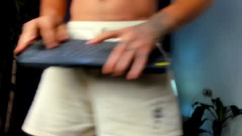 Snapshot of shooter_boy_ chatting on 10-14-25, 03:29 Shooter online show from 10-14-25, 03:29