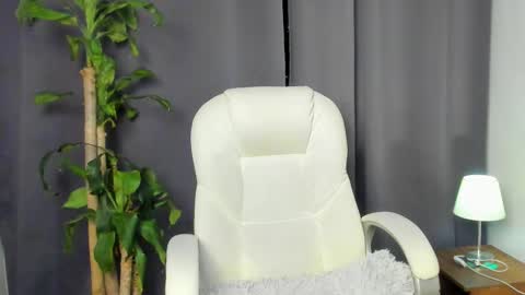 Snapshot of shooter_boy_ chatting on 01-17-26, 01:54 Shooter online show from 01-17-26, 01:54