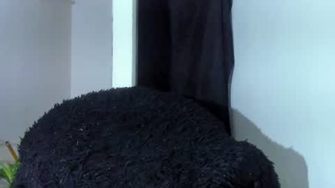 Snapshot of shooter_boy_ chatting on 06-19-26, 03:00 Shooter online show from 06-19-26, 03:00