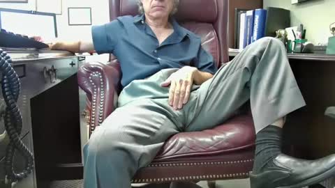 nikolas send dm for an appointment online show from 09-22-25, 08:22